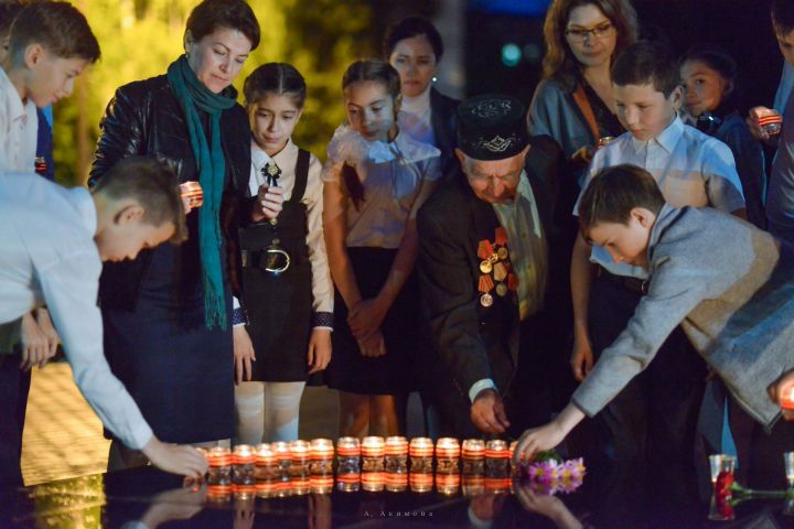 Бугульминцы поддержали всероссийскую акцию «Свеча памяти» ВИДЕО
