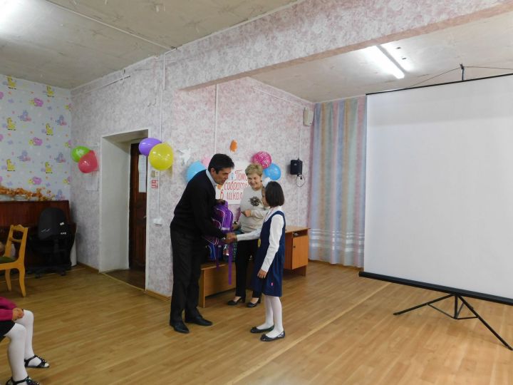 Бугульминские социальные педагоги присоединились к акции «Помоги собраться в школу»