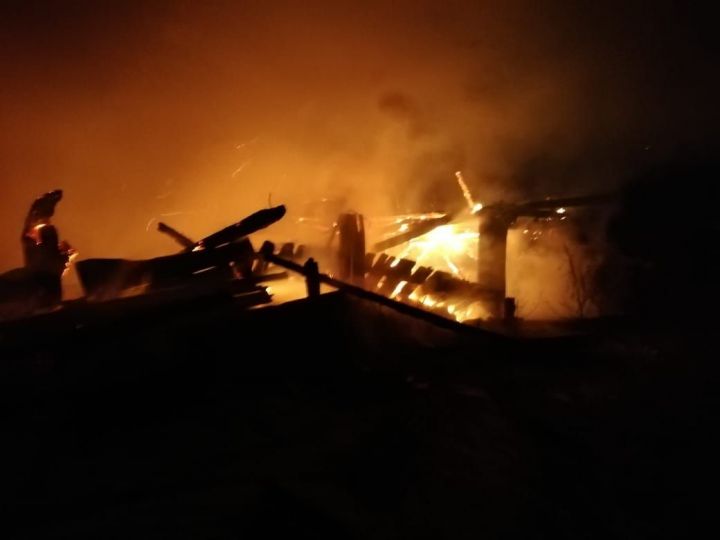Неосторожное обращение с огнём могло стать причиной ещё одного пожара в Бугульминском районе