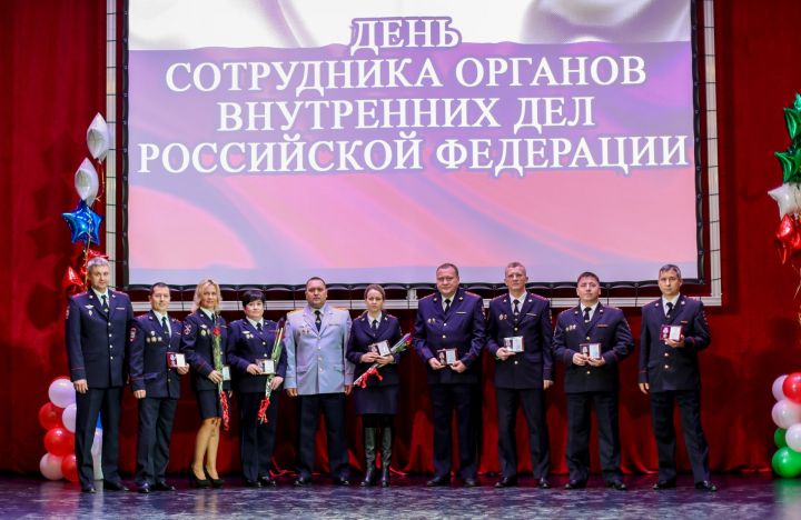 Бугульминских полицейских поздравили с профессиональным праздником
