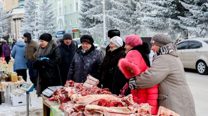 21 декабрь көнне Бөгелмәдә Яңа ел алды ярминкәсе