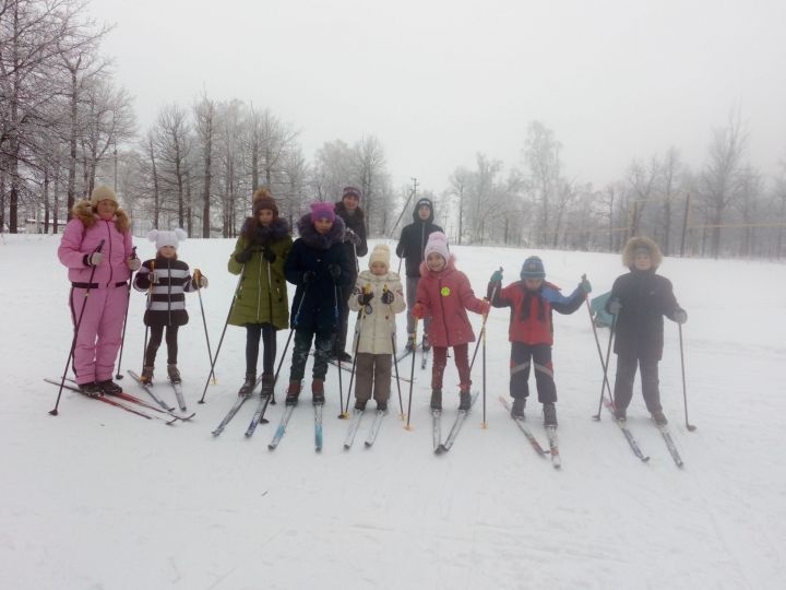 Жителям Бугульмы организовали лыжную прогулку в зимний лес