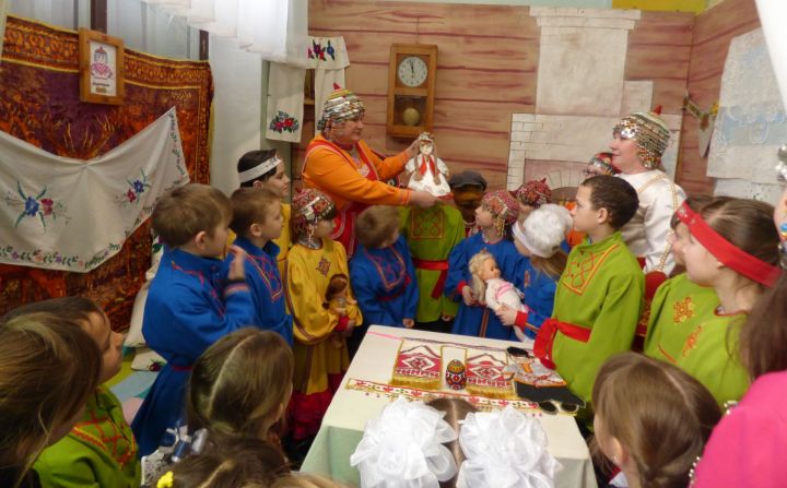 Жители Бугульминского района посетили музыкальную гостиную «Звени чувашская песня»