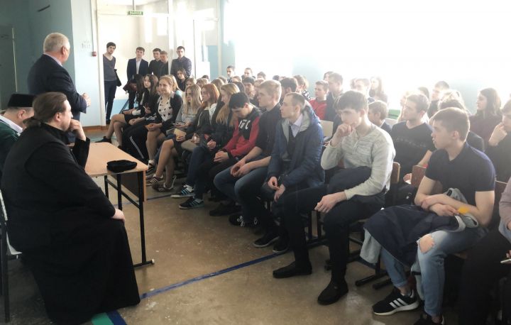 Представители духовенства Бугульминского района встретились со студентами