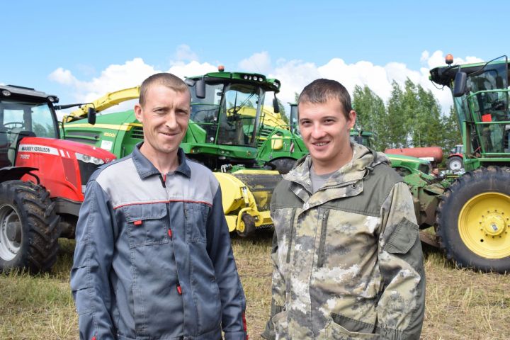 Аграриям Бугульминского района доверили дорогостоящую технику для заготовки кормов