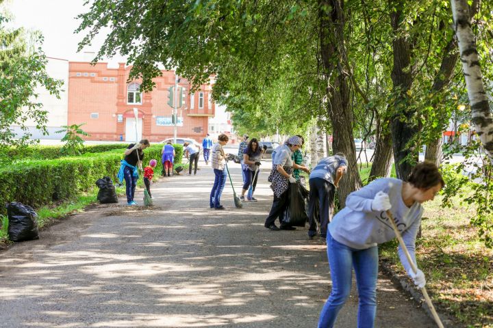 В преддверии 238-летия Бугульмы с улиц города вывезено 85 тонн мусора