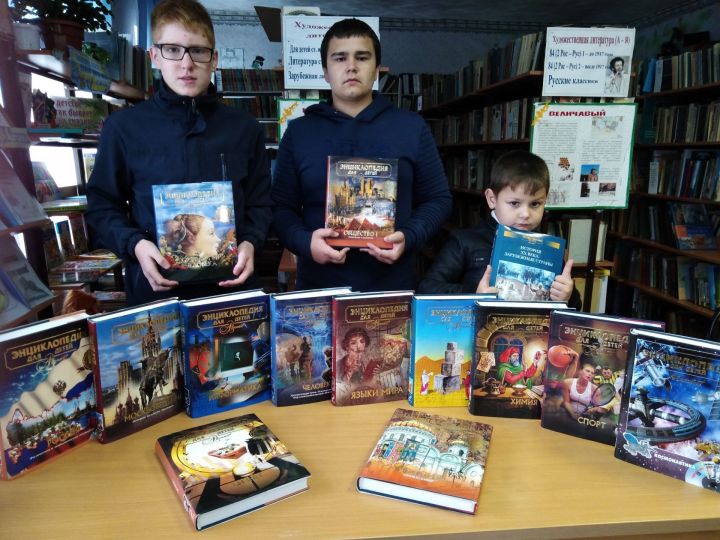 Жители Бугульминского района дарят библиотекам целые и ценные сборники книг