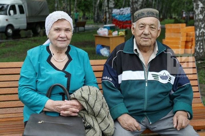 С конца сентября пожилые жители Бугульминского района смогут воспользоваться скидками на услуги парикмахерских, мастерских, химчистки и бани