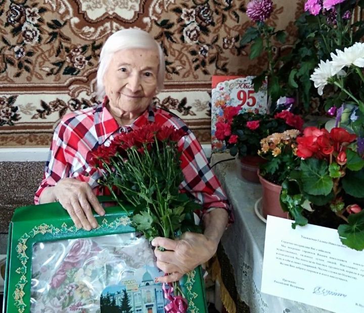 Бугульминку Галину Матюнину поздравили с 95-летним юбилеем