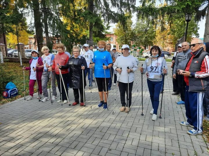 В Бугульме более 50 пенсионеров испытали свои силы в соревнованиях