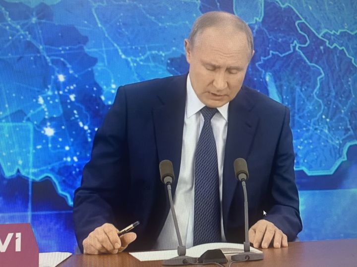 Путин объявил о выплатах семьям до семи лет по пять тыс. рублей