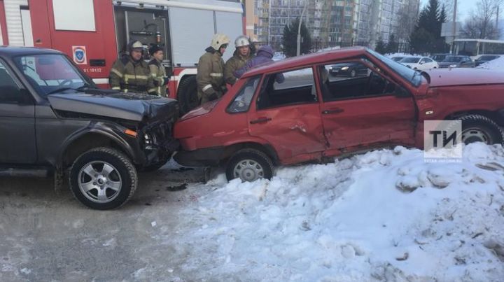 В результате ДТП в Татарстане пассажирка «Лады» попала в больницу