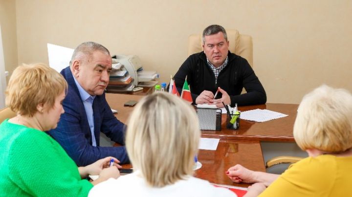 Глава Бугульминского муниципального района Линар Закиров провел прием граждан по личным вопросам
