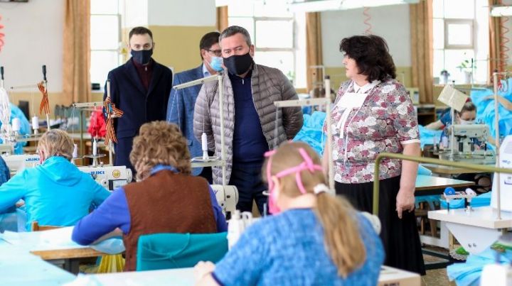 Линар Закиров посетил Бугульминскую швейную фабрику