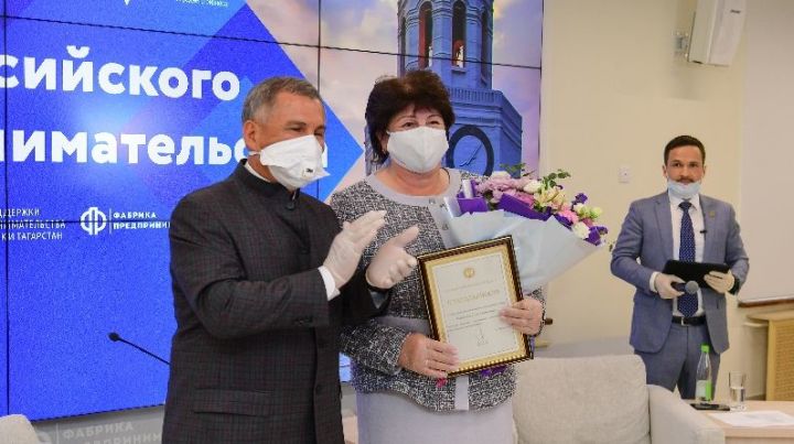 Бугульминская швейная фабрика удостоена Благодарности Президента РТ