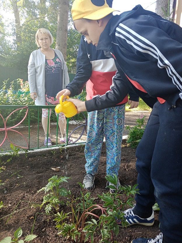 Ребятам из Бугульмы рассказали о профессии садовника