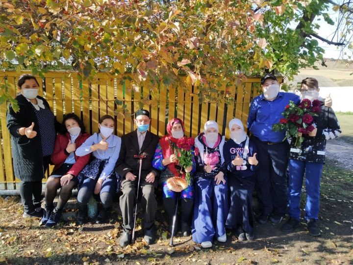Бөгелмә районында өлкәннәрне якынлашып килүче бәйрәм белән котладылар
