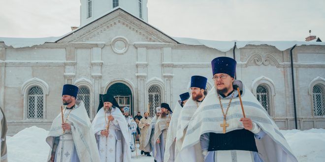 В Казанско-Богородицком монастыре Бугульмы состоялось Великое освящение главного престола Соборного храма