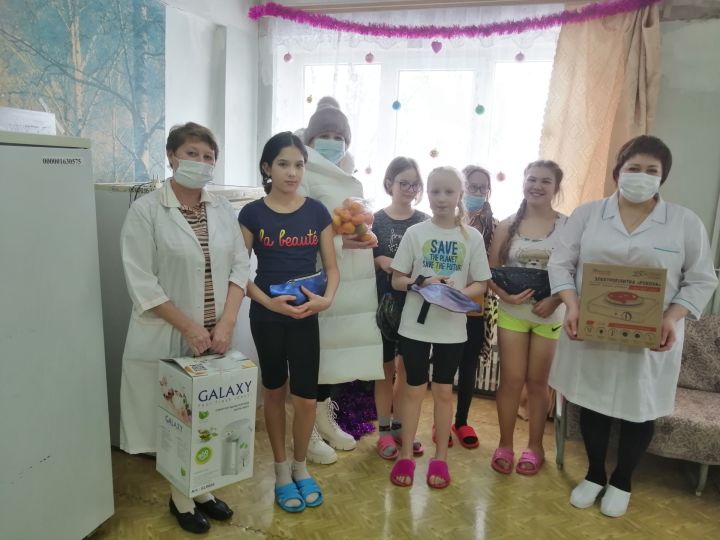 Добровольцы Бугульмы посетили стационарное отделение детской больницы