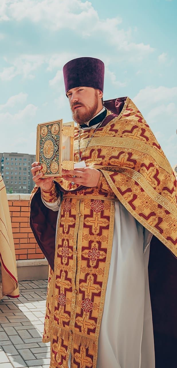 Иерей Георгий Кутырев поздравил православных бугульминцев с Пасхой