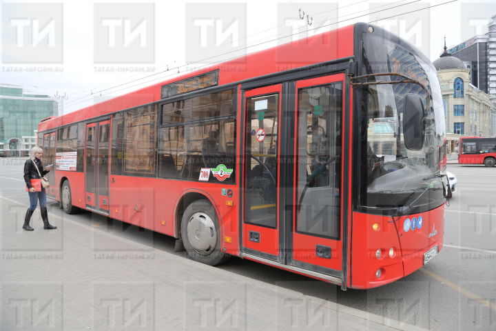 В Татарстане дверью автобуса зажало ногу годовалой девочки