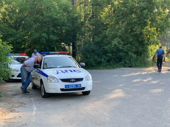 Бугульминский таксист похитил смартфон во время перевозки пассажирки