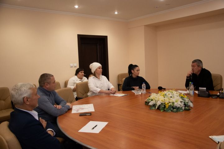 Глава Бугульминского района провел прием граждан по личным вопросам