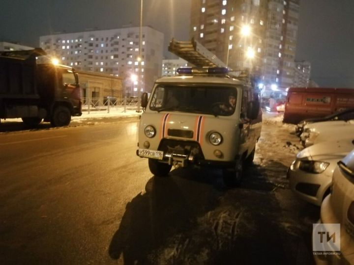 Труп пожилого татарстанца обнаружили спецслужбы после жалоб соседей на запах в подъезде