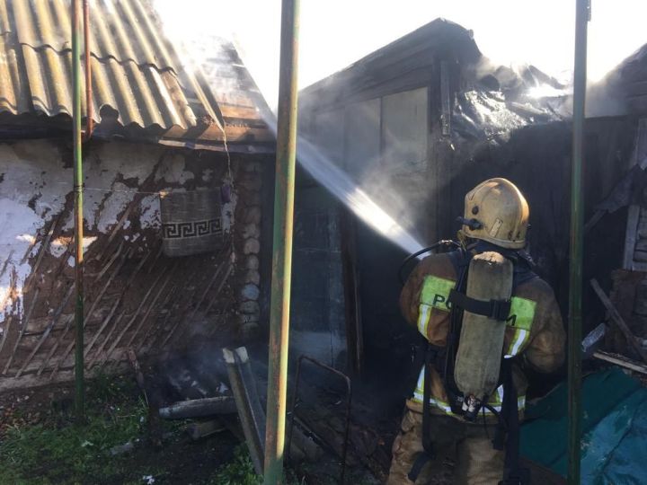 В Бугульме во время пожара в бане никто не пострадал