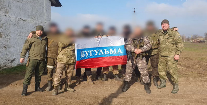 Мэр Бугульмы лично доставил КАМАЗ гуманитарного груза бойцам в зону СВО