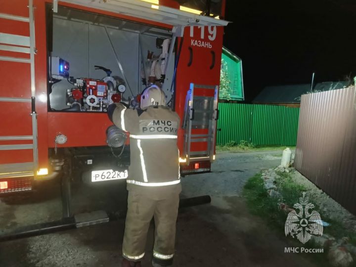 На пожаре в пятиэтажке в Бугульме погиб мужчина