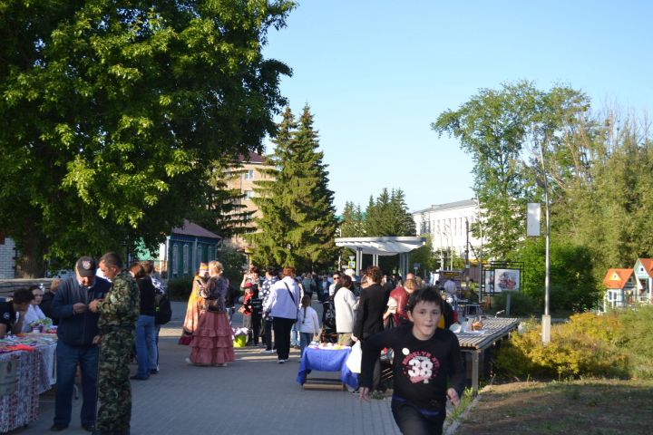 В Бугульме на пешеходной зоне Ярослава Гашека прошел фестиваль «Музейная весна»