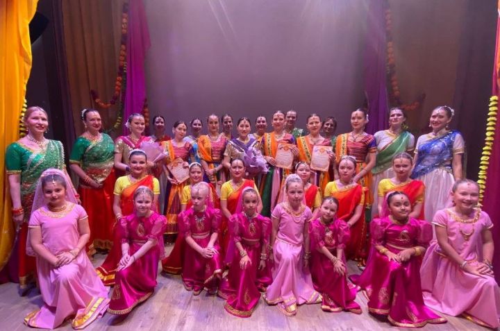 Народный коллектив индийского танца «Васанта» собрал бугульминцев на отчетный концерт