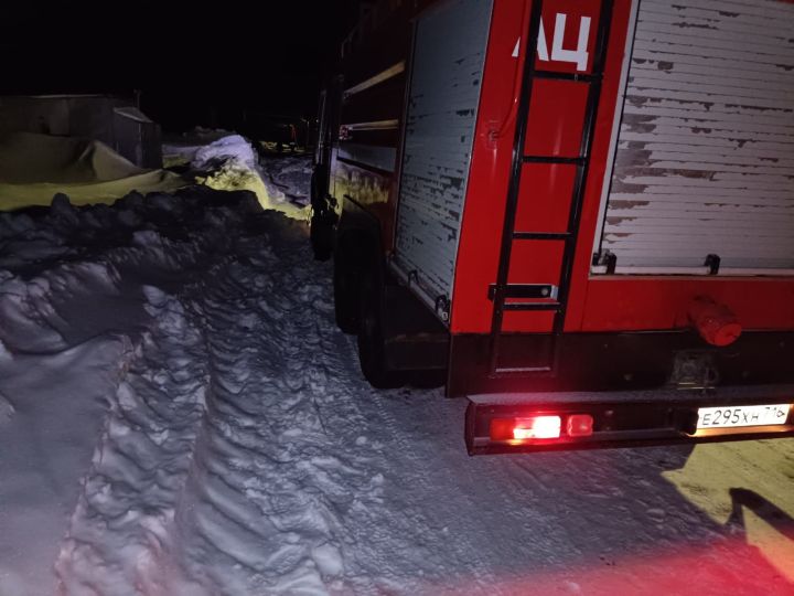 Дом полностью уничтожен огнем при пожаре в Бугульминском районе