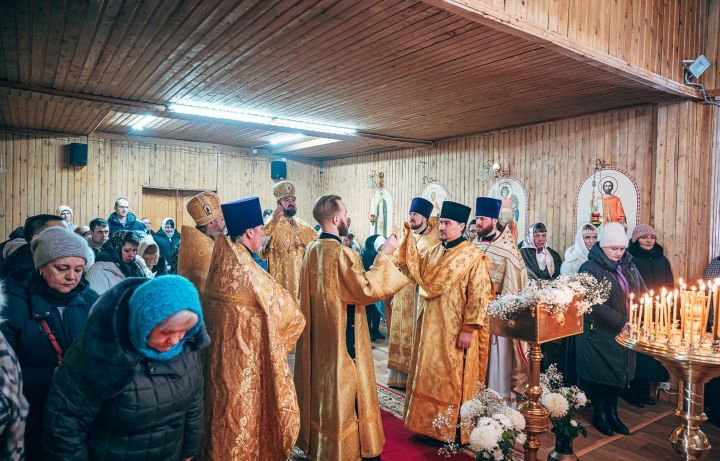 Архиерейская литургия в Неделю о блудном сыне совершена в храме Малой Бугульмы