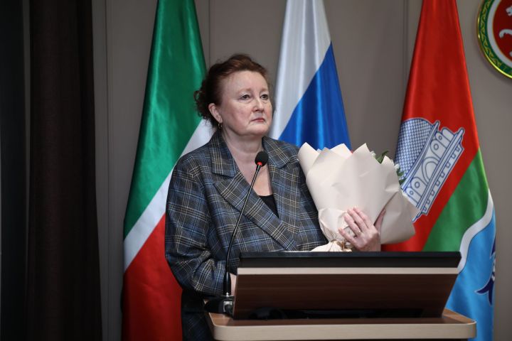 Начальника отдела культуры исполкома Бугульминского района проводили на заслуженный отдых