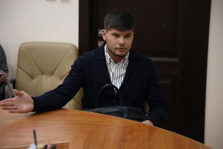 За день 41 бугульминец побывал на приёме у мэра Бугульмы Дамира Фаттахова