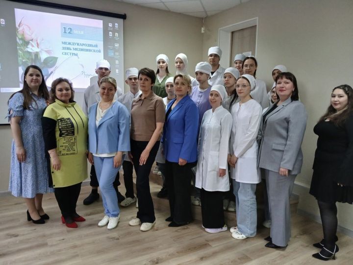 В медицинском колледже провели встречу студентов с выпускниками прошлых лет