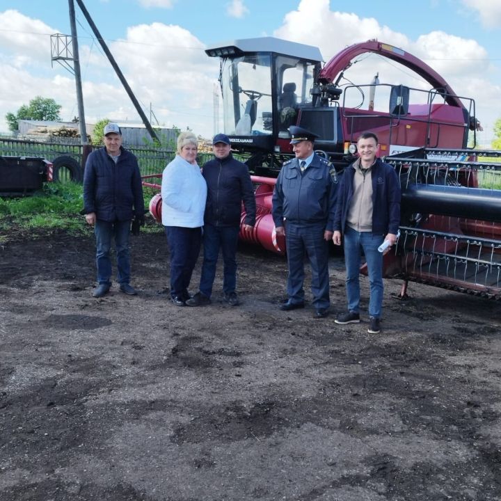 В Бугульминском районе проверили готовность кормоуборочной техники к полевым работам