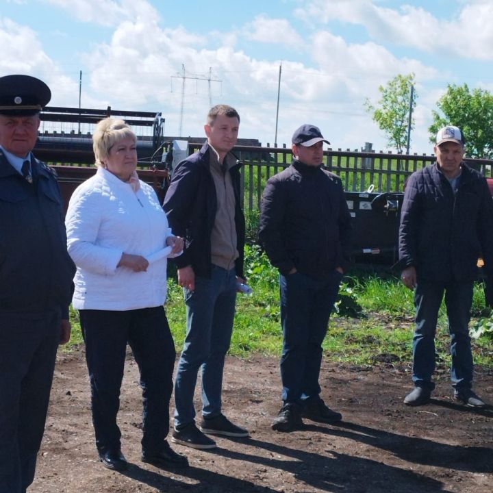 В Бугульминском районе проверили готовность кормоуборочной техники к полевым работам