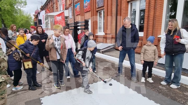 Бугульминцы смогли посидеть за рулем ретроавтомобилей