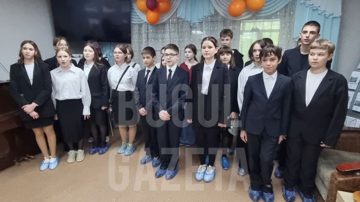 В Бугульме в преддверии Дня Победы поздравили труженицу тыла