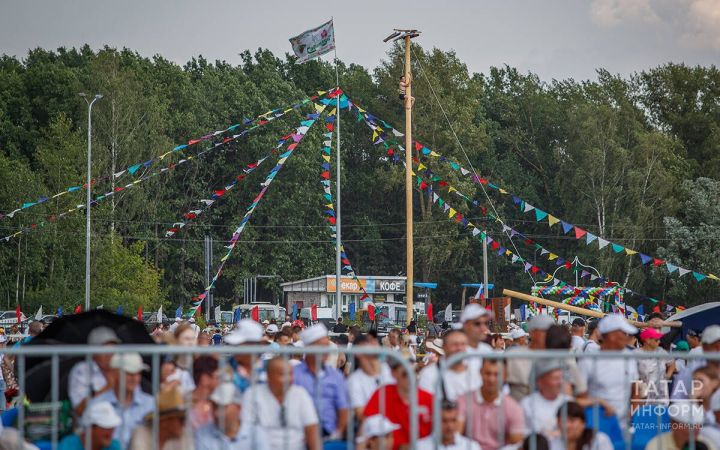 Бега и скачки Сабантуя на Казанском ипподроме