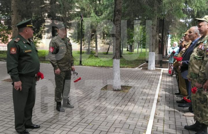 В Бугульме почтили память ветеранов боевых действий