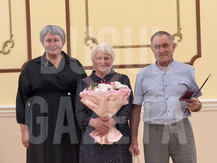 В Бугульме чествовали пары, отметившие юбилей совместной жизни в 2025 году