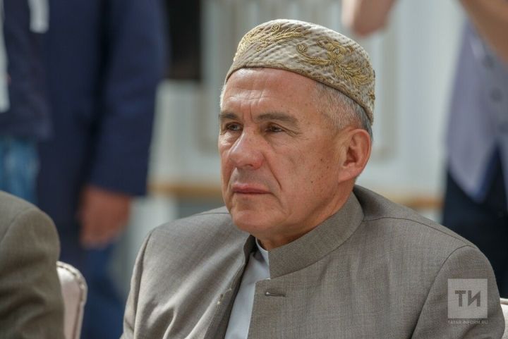 Рустам Минниханов поздравил мусульман Татарстана по случаю праздника Курбан-байрам