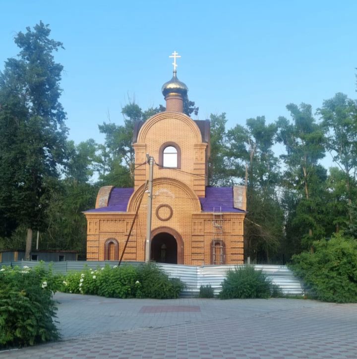 ‎В Бугульме на храм-часовню установили купол с крестом ‎