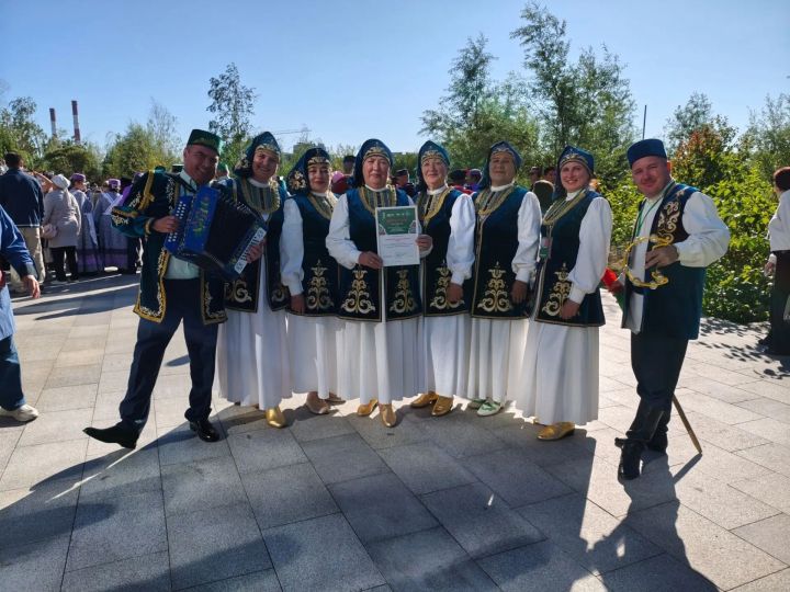 Бөгелмә районы ансамбле Казанда «Уйнагыз, гармуннар!» фестивалендә катнашты