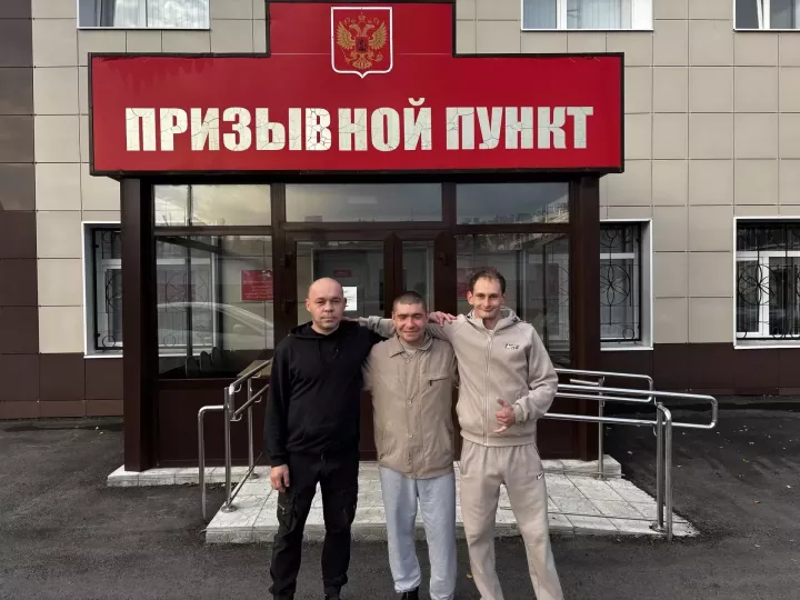 Из Бугульмы отправили очередную группу контрактников