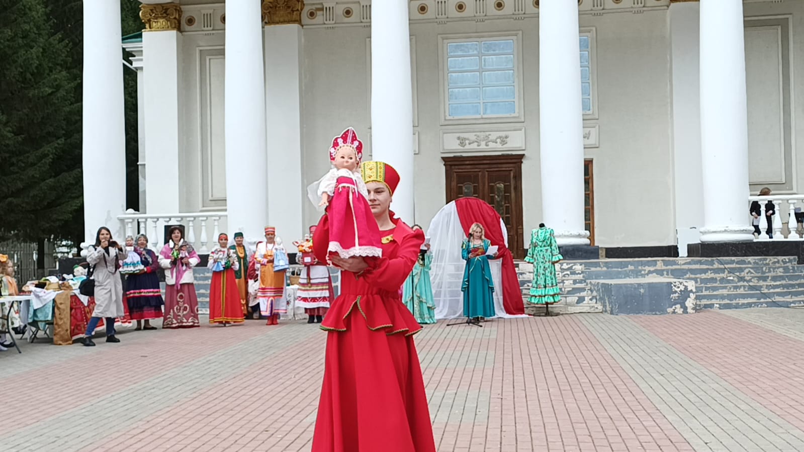 Фестиваль национальной одежды народов России «В стиле ЭТНО» в Бугульме
